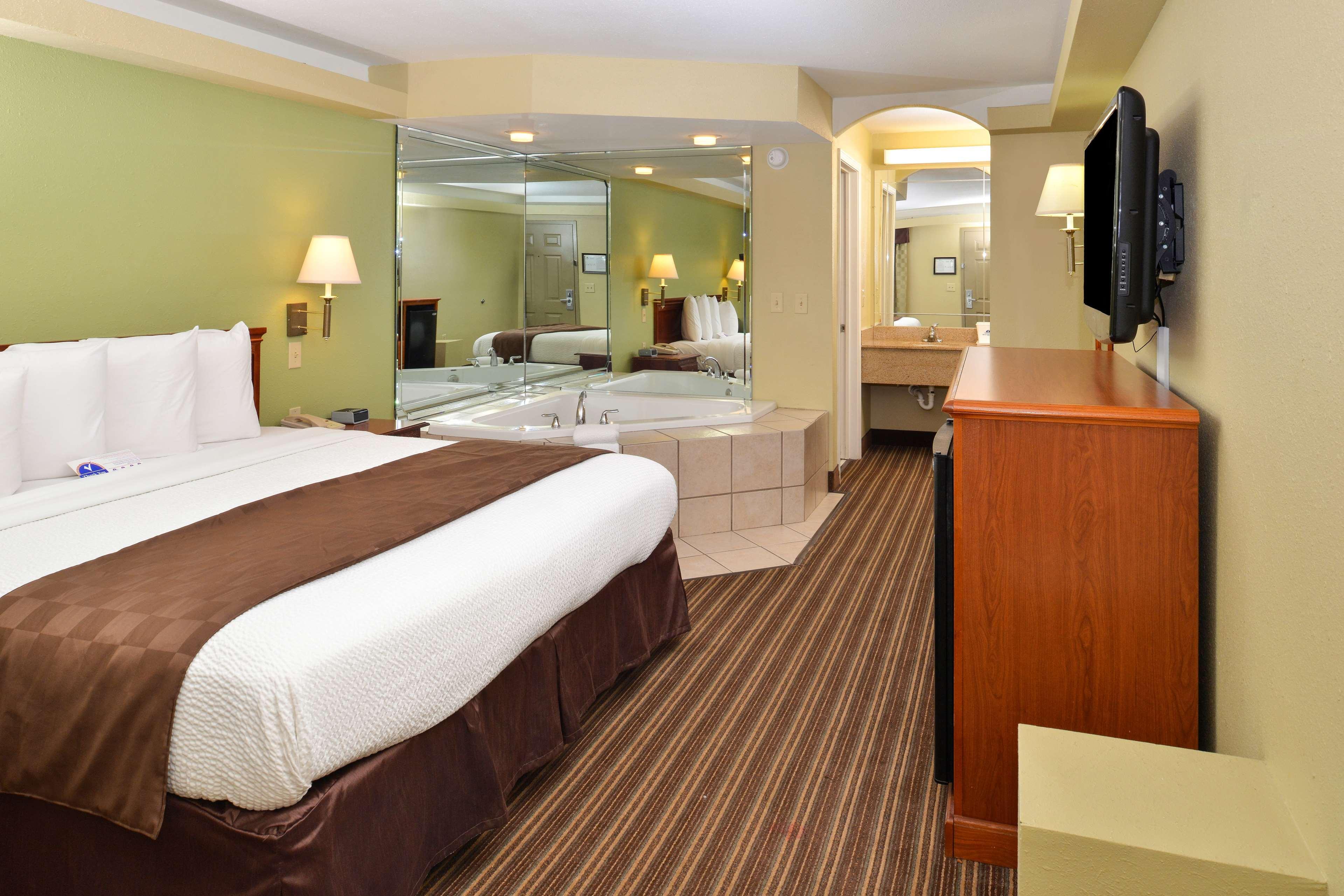 Americas Best Value Inn And Suites Литл-Рок Экстерьер фото